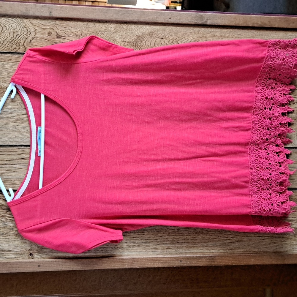 Maurices Coral Short Sleeve Top with Lace Hem size L